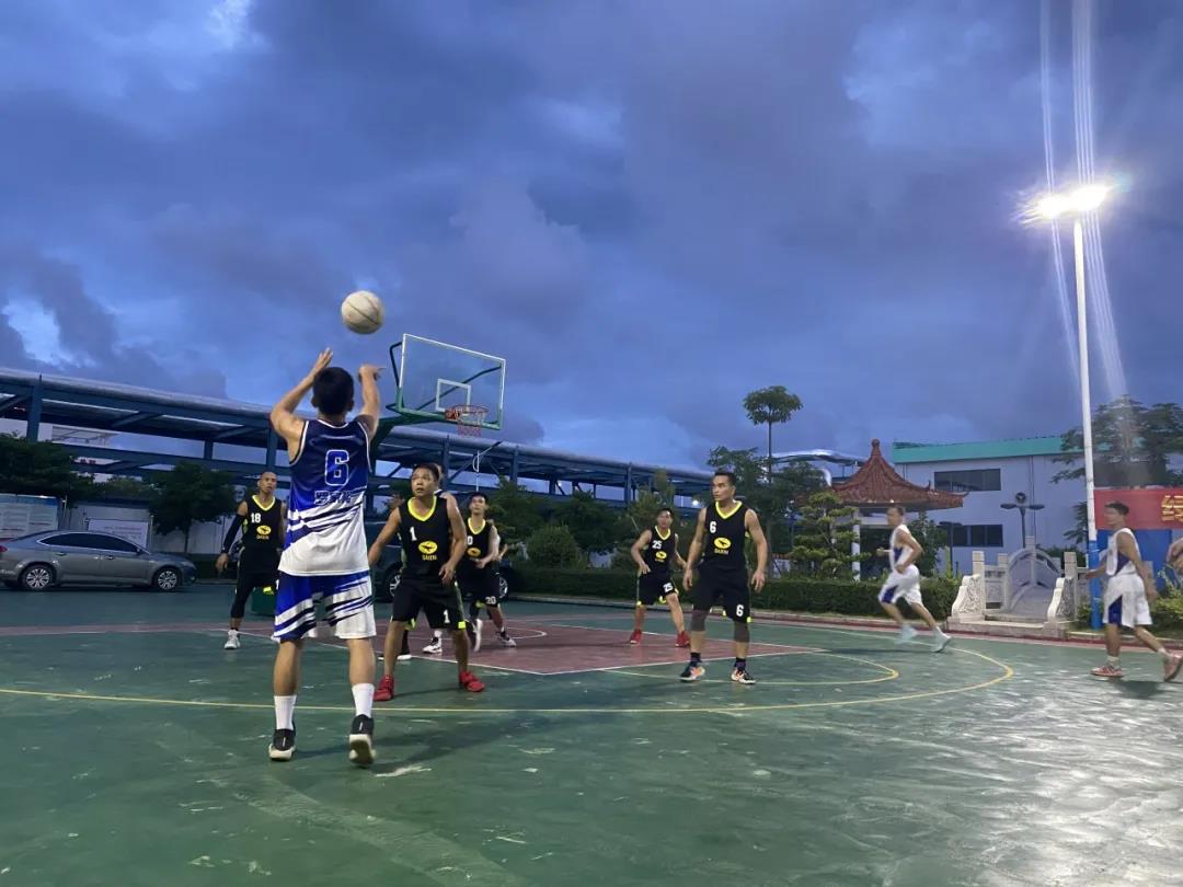 亞洲第一狼人伊人av